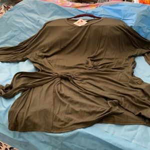 Dark olive color never worn